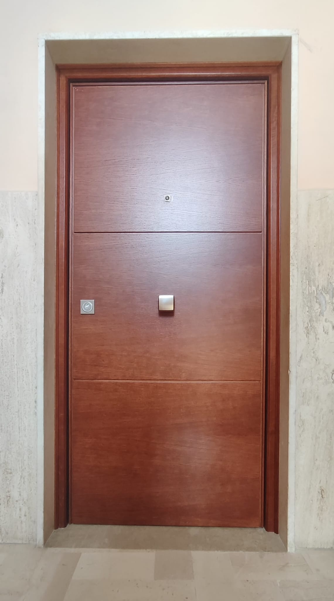 PORTA DI SICUREZZA CLASSE 5 CON INCISIONI PANTOGRAFATE
